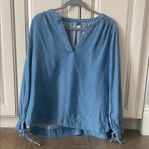 Old Navy Denim V-Neck Blouse Size M